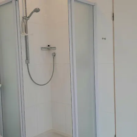 Doppelzimmer Mit Bad, Terrasse Und Pool Liznjan