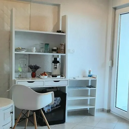 Doppelzimmer Mit Bad, Terrasse Und Pool Apartment *