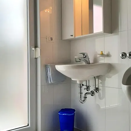 Doppelzimmer Mit Bad, Terrasse Und Pool * Лижнян
