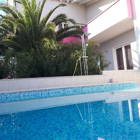 Appartement Doppelzimmer Mit Bad, Terrasse Und Pool *