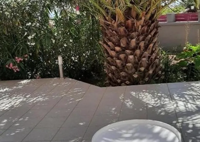 Helles Doppelzimmer Mit Bad, Terasse Und Pool *