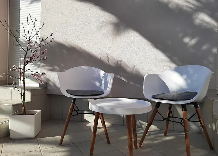 Appartement Doppelzimmer Mit Bad, Terrasse Und Pool