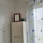Doppelzimmer Mit Bad, Terrasse Und Pool Appartement Ližnjan