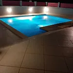 Appartement Doppelzimmer Mit Bad, Terrasse Und Pool Ližnjan